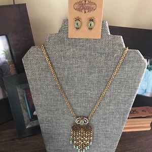 Necklace and earring set
